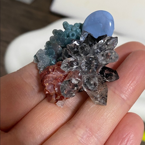 Multicolor Crystal Cluster statement ring - Picture 16 of 16